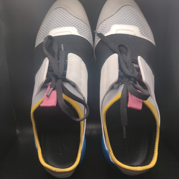 Balenciaga - Picture 2 of 7